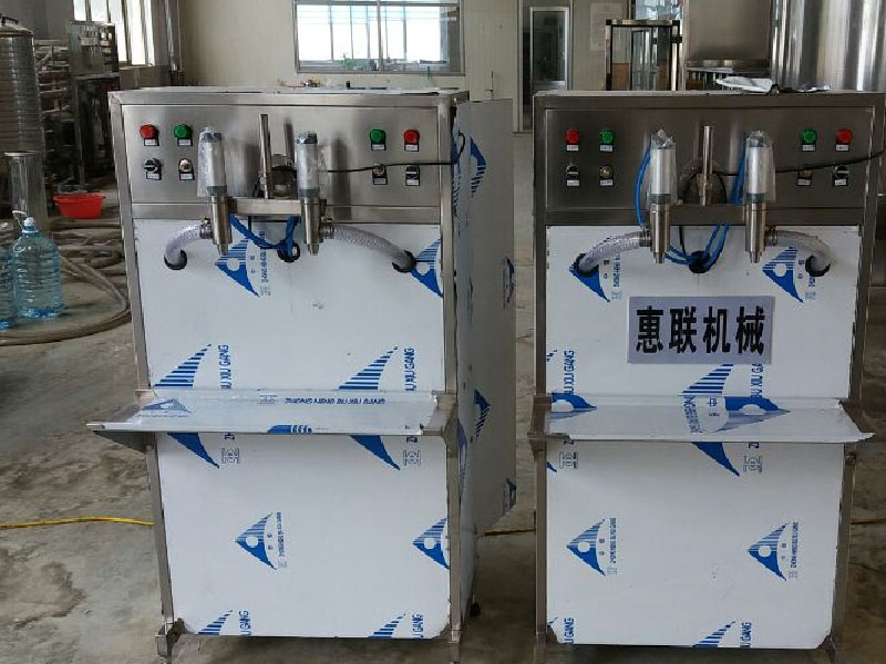 半自動活塞式油類灌裝機(jī)